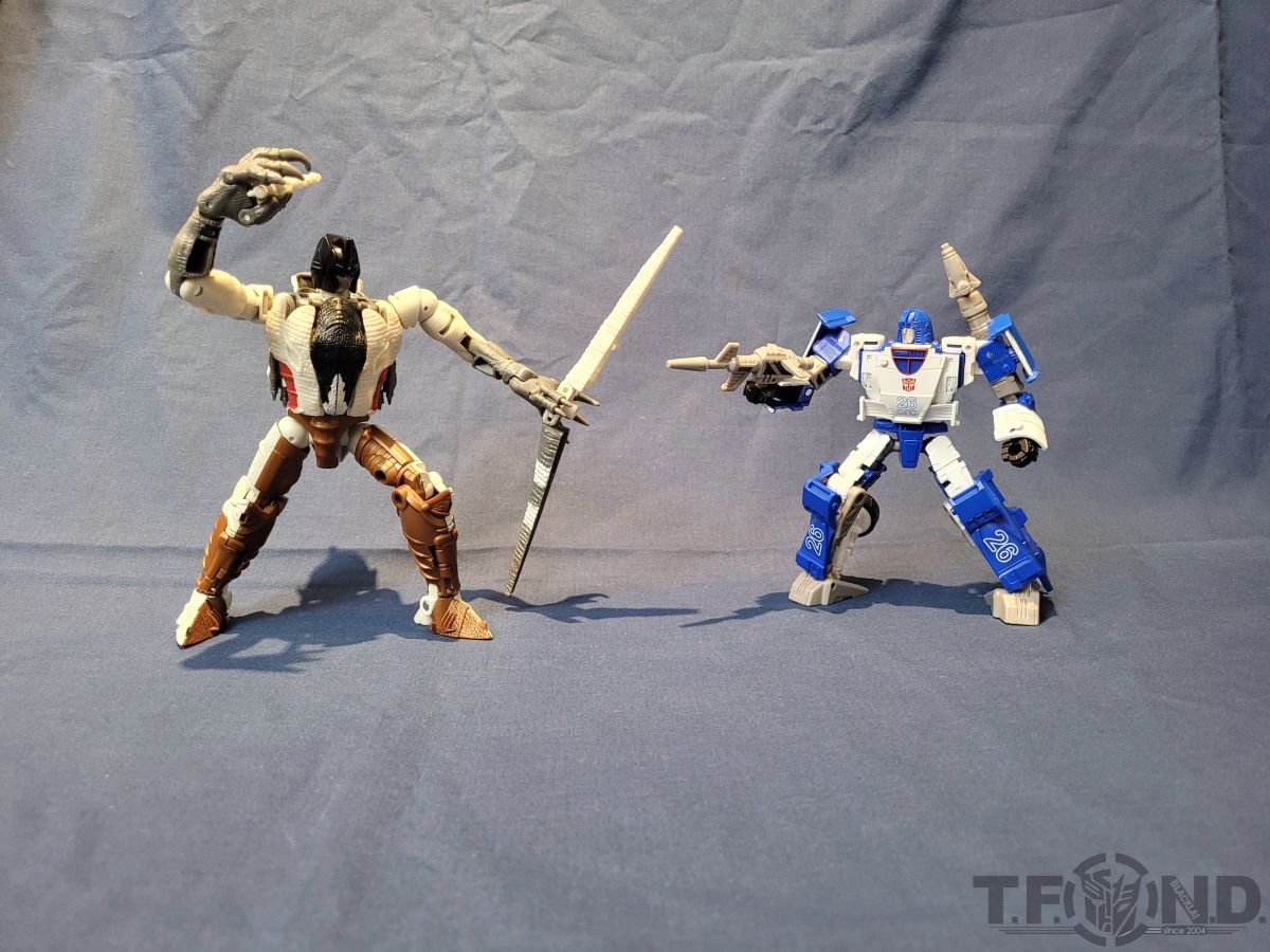 Battle Accross Time WFC-K40 Autobot Mirage & Maximal Grimlock In